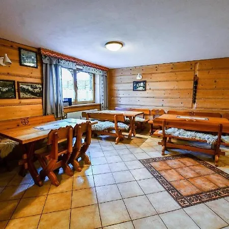 Osada Na Brzyzku Dağ evi *